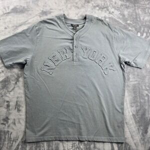 BoohooMAN Henley Shirt Men M Gray New‎ York Embossed Graphic Short Sleeve Cotton